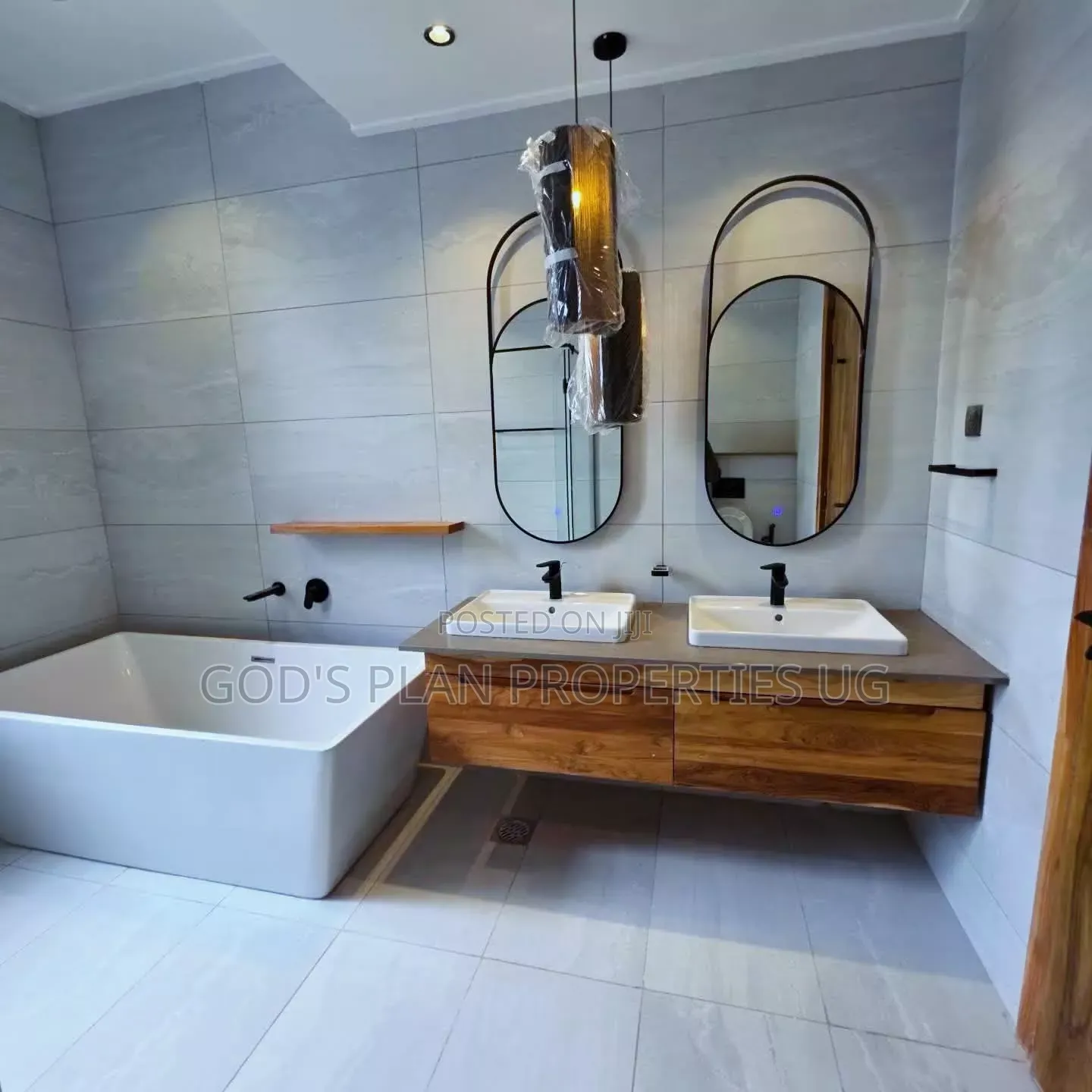 3bdrm Apartment in Mbuya Estate, Central Division for rent in Central Division