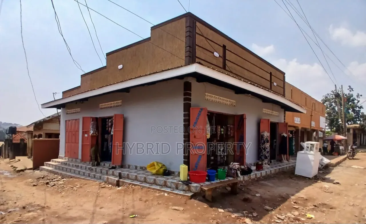 Beautiful Brilliant Shops for Sale in Nansana Along Hoima Road. in Wakiso / Wakiso