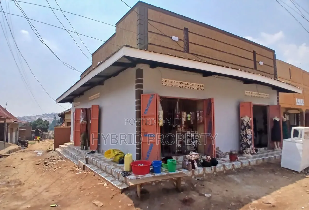 Beautiful Brilliant Shops for Sale in Nansana Along Hoima Road. in Wakiso / Wakiso