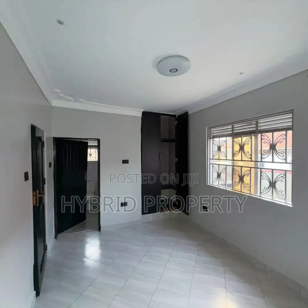 3bdrm House in Nansana Along Hoima for sale in Wakiso / Wakiso