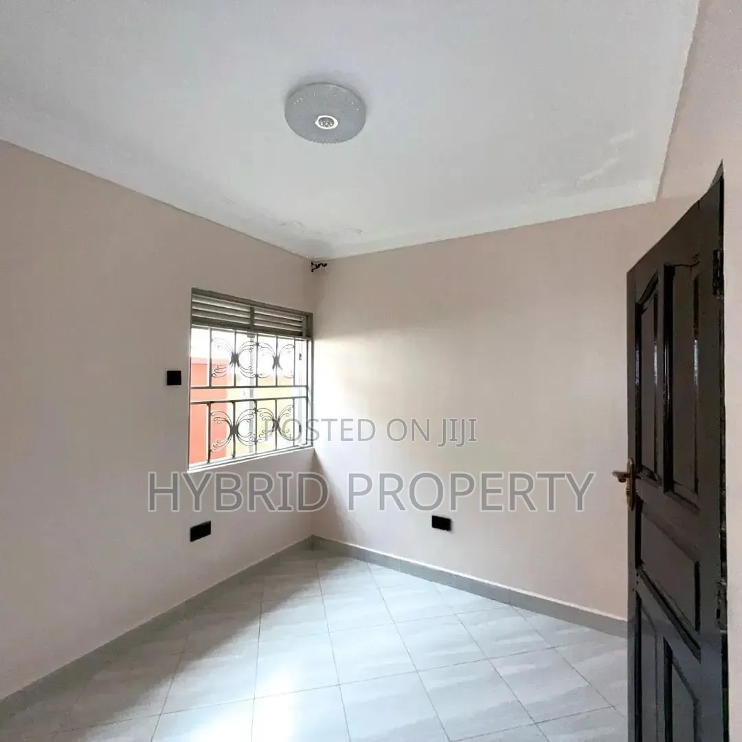 3bdrm House in Nansana Along Hoima for sale in Wakiso / Wakiso
