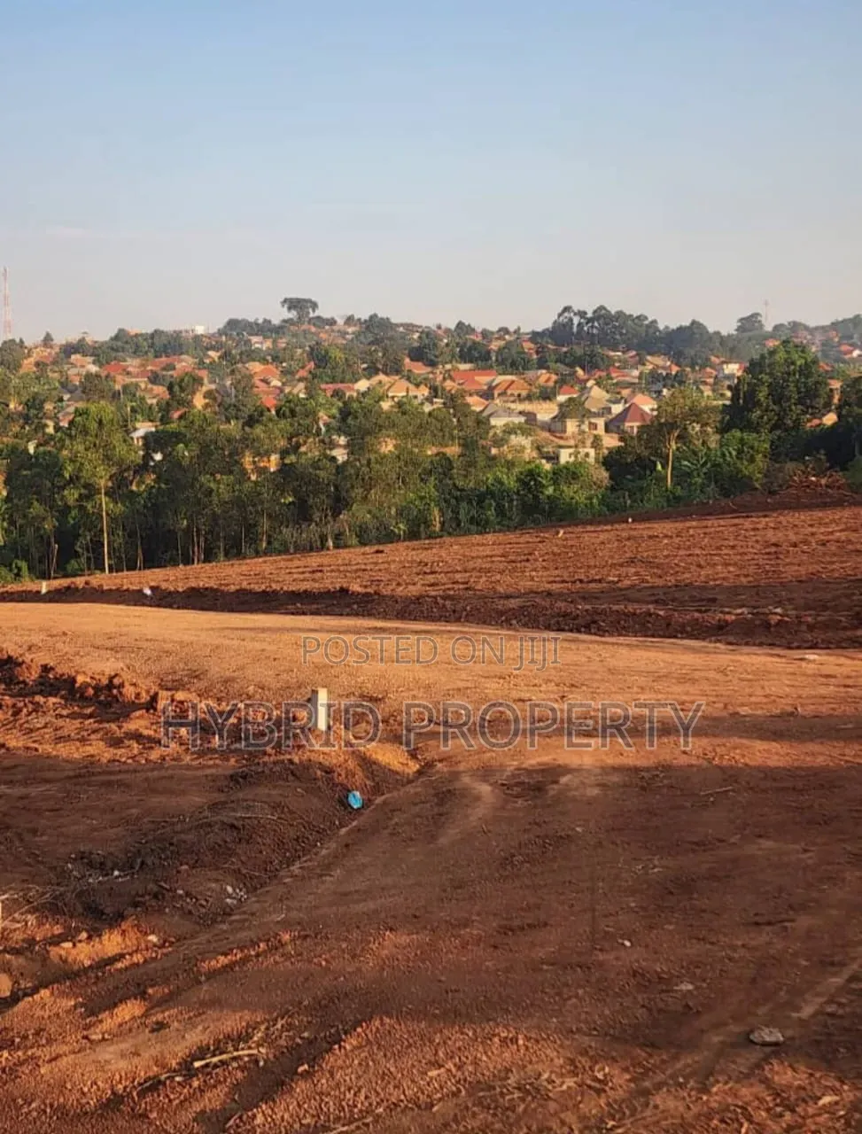 Prime Plots for Sale at Wakiso Town~Bulabakulu Executive Land Estate. in Wakiso / Wakiso