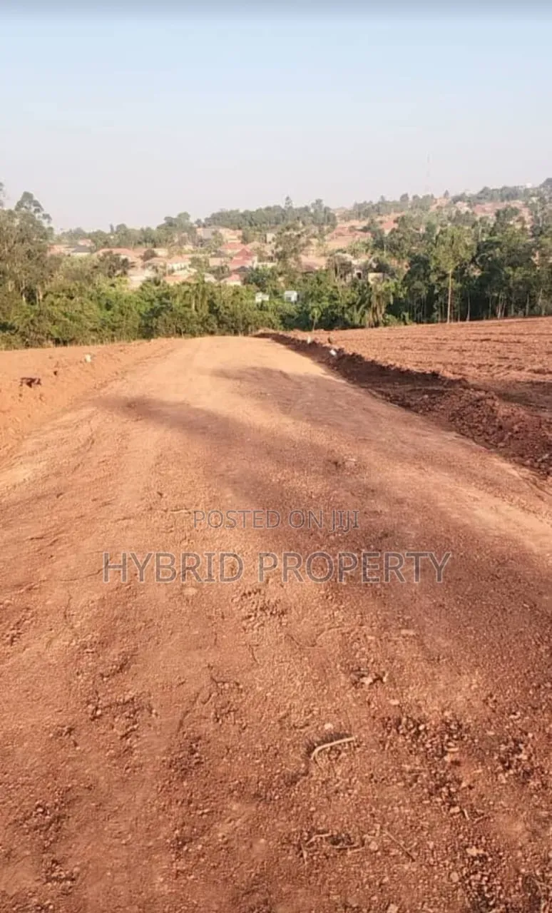 Prime Plots for Sale at Wakiso Town~Bulabakulu Executive Land Estate. in Wakiso / Wakiso
