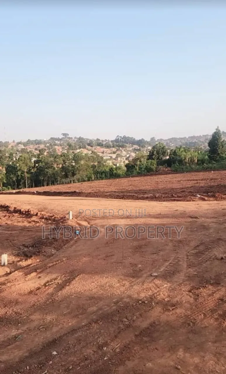 Prime Plots for Sale at Wakiso Town~Bulabakulu Executive Land Estate. in Wakiso / Wakiso