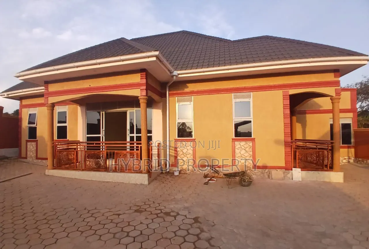 3bdrm House in Wakiso Town Along for sale in Wakiso / Wakiso