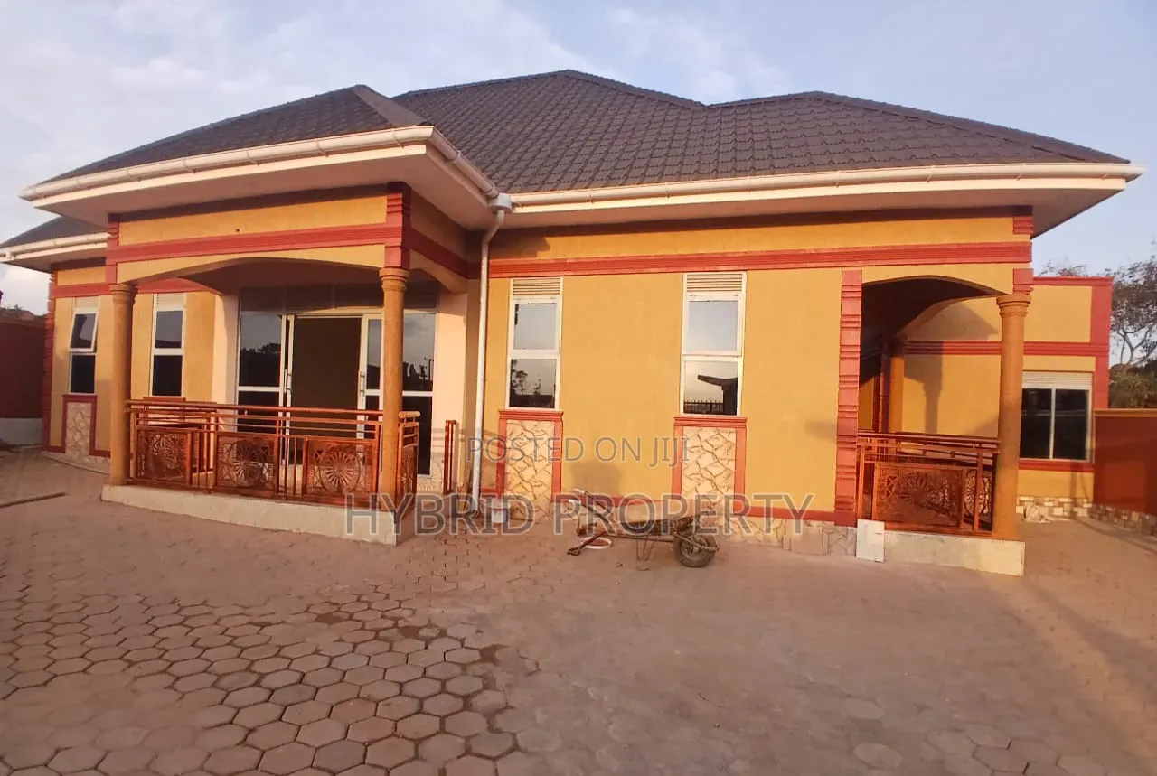 3bdrm House in Wakiso Town Along for sale in Wakiso / Wakiso