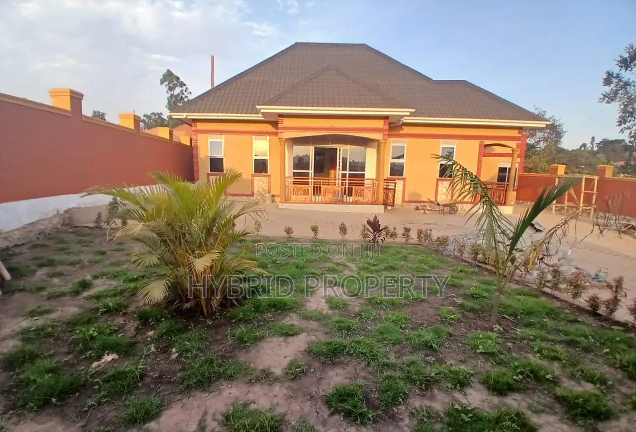 3bdrm House in Wakiso Town Along for sale in Wakiso / Wakiso