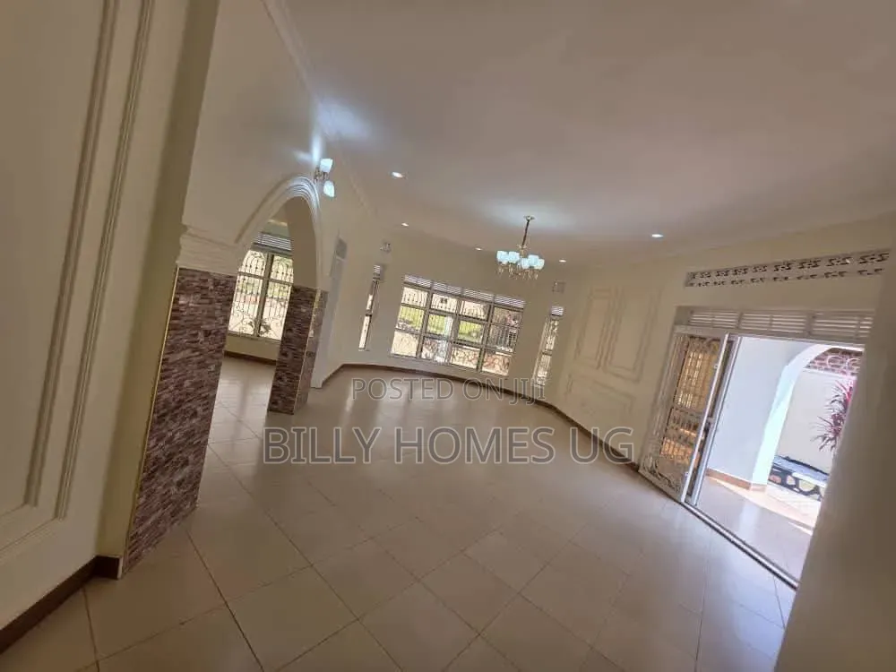 5bdrm Bungalow in Kira for sale in Kira