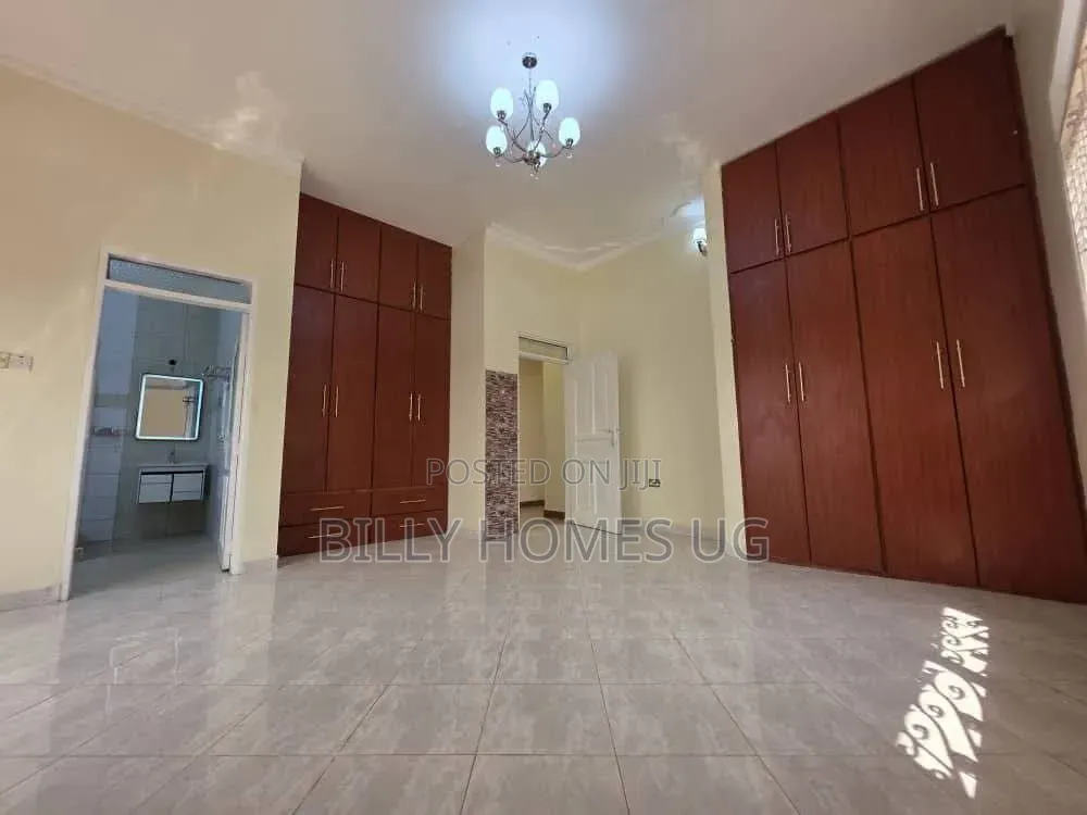5bdrm Bungalow in Kira for sale in Kira