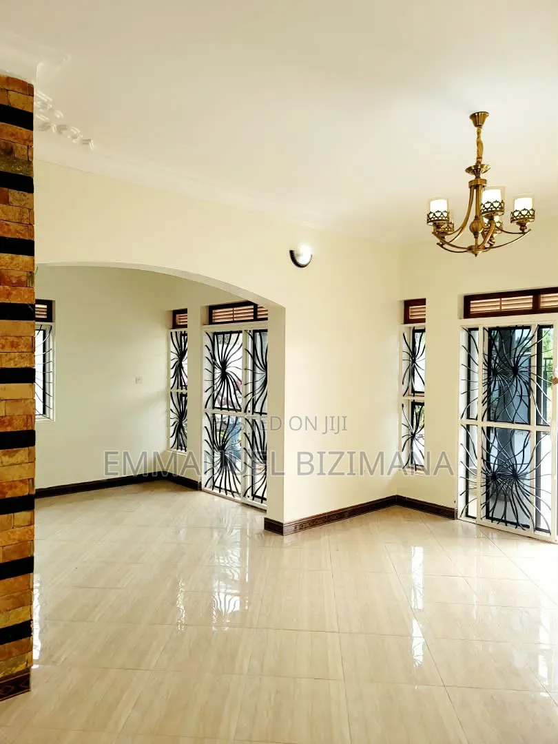 Furnished 3bdrm Bungalow in Akright Estate, Central Division for sale in Central Division