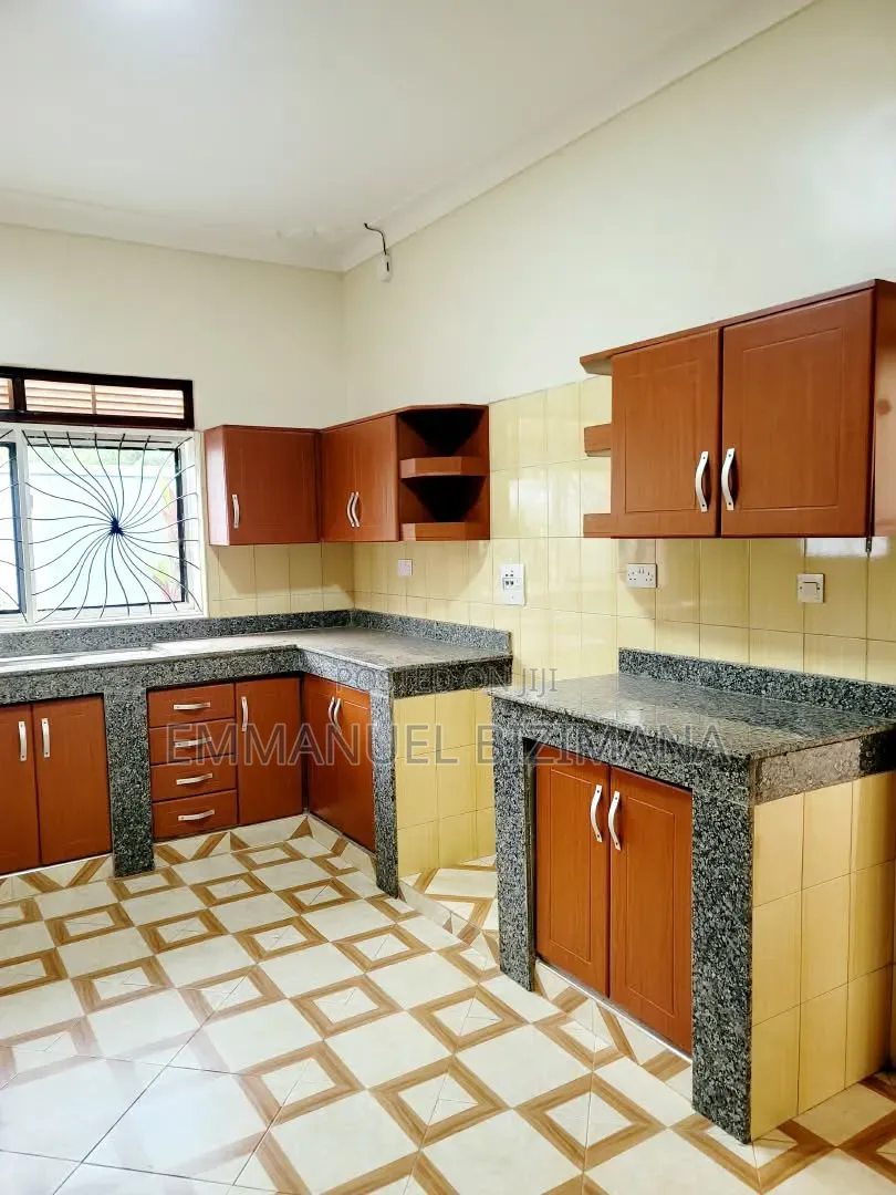 Furnished 3bdrm Bungalow in Akright Estate, Central Division for sale in Central Division