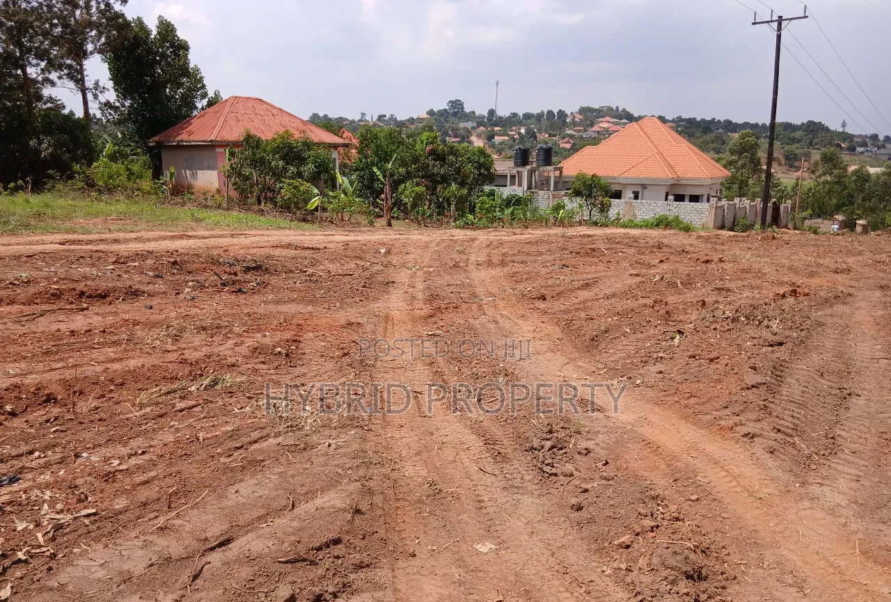 Prime Plots for Sale at Namusera~Wakiso Diplomatic Estate~Hoima Road. in Wakiso / Wakiso