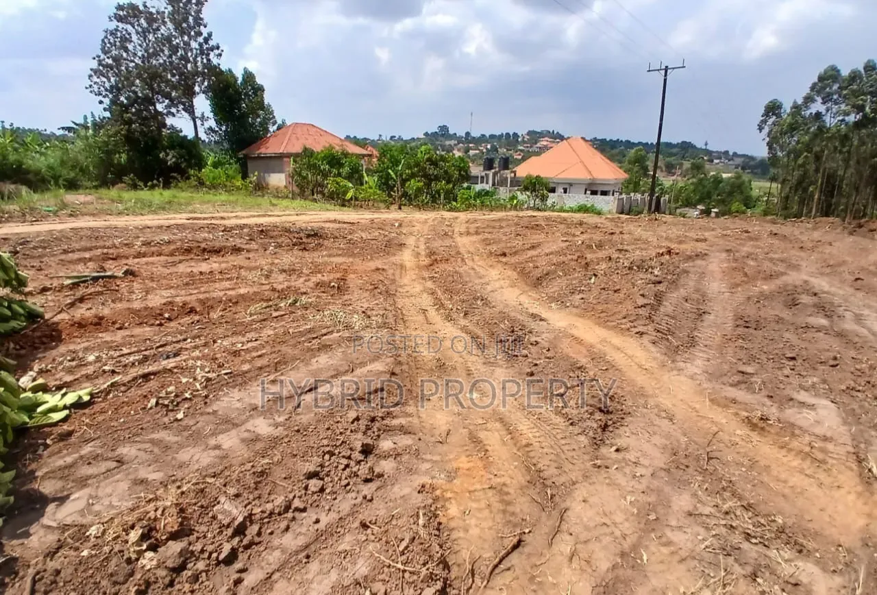 Prime Plots for Sale at Namusera~Wakiso Diplomatic Estate~Hoima Road. in Wakiso / Wakiso