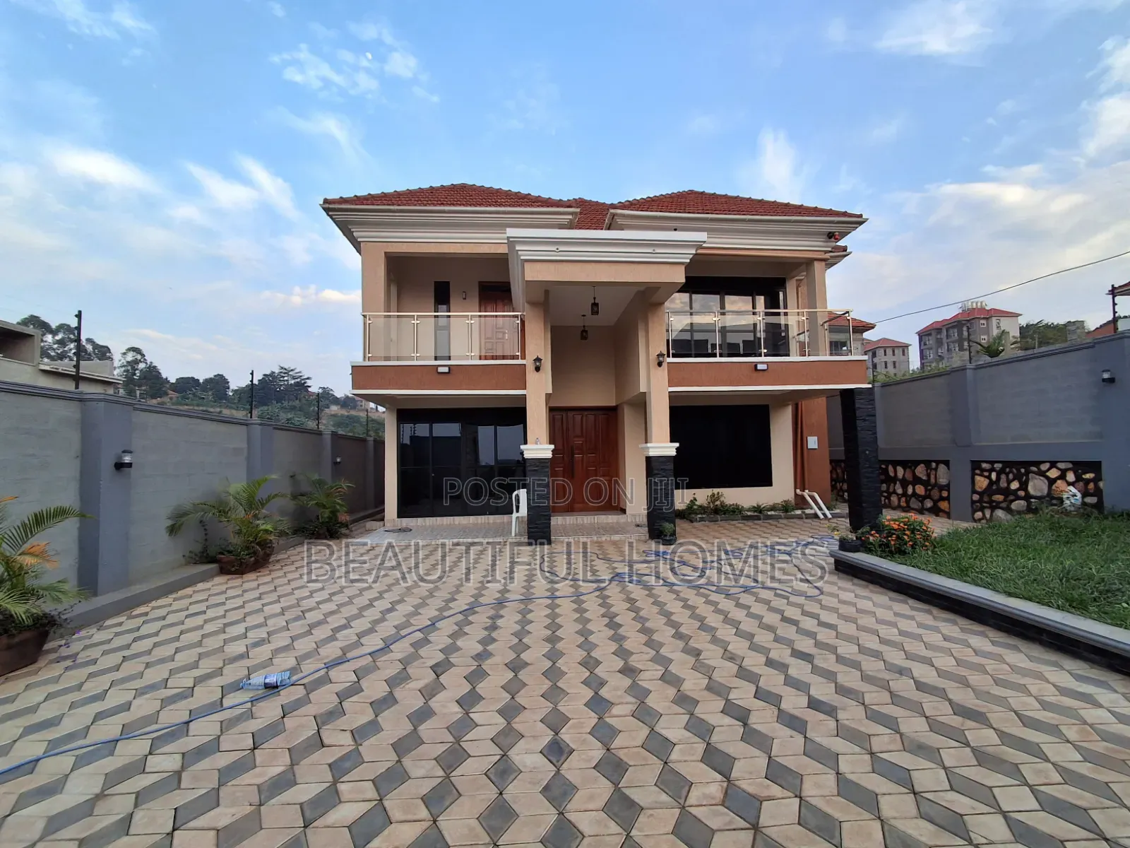 Furnished 5bdrm Villa in Kira for sale in Kira