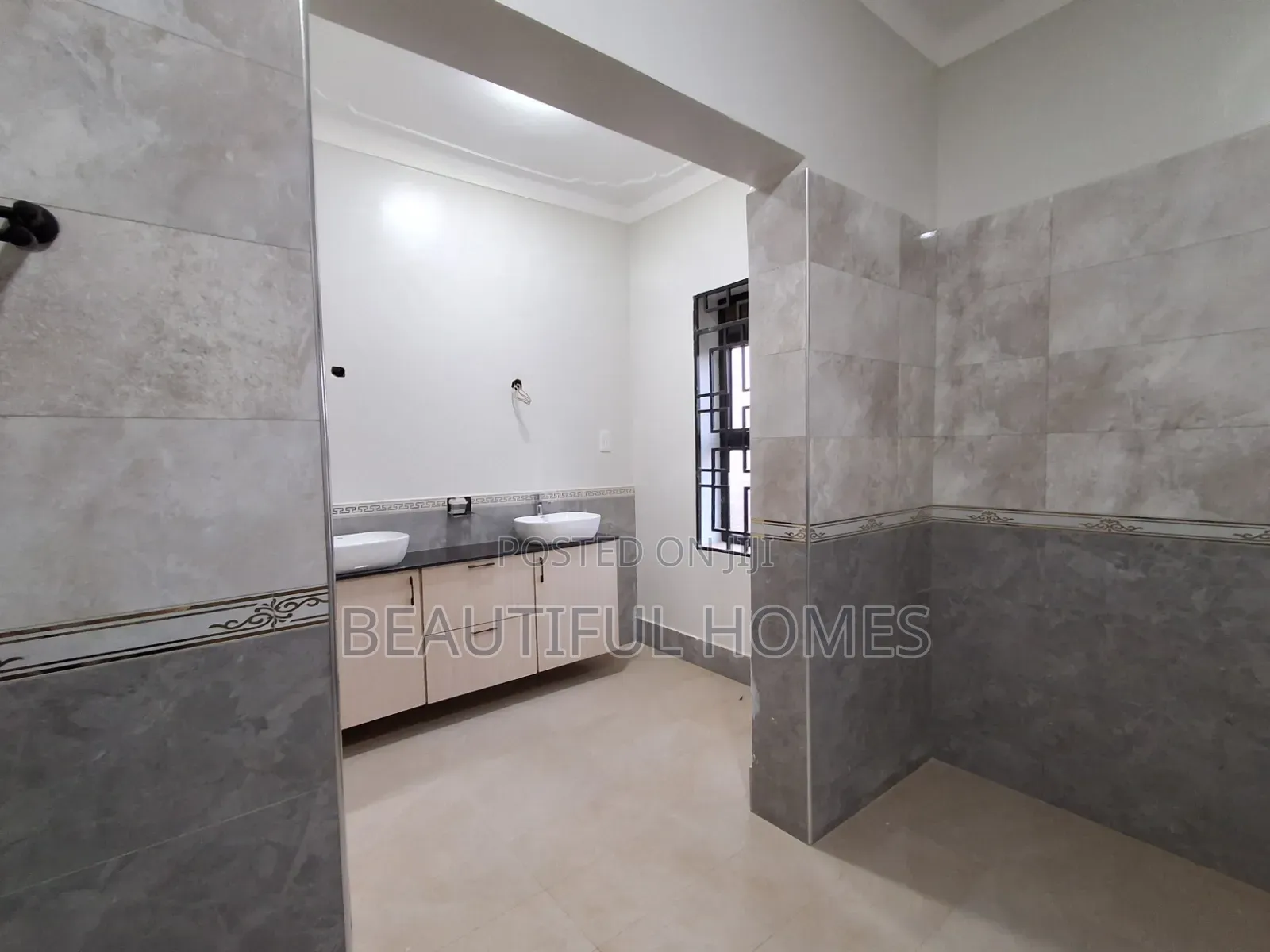 Furnished 5bdrm Villa in Kira for sale in Kira