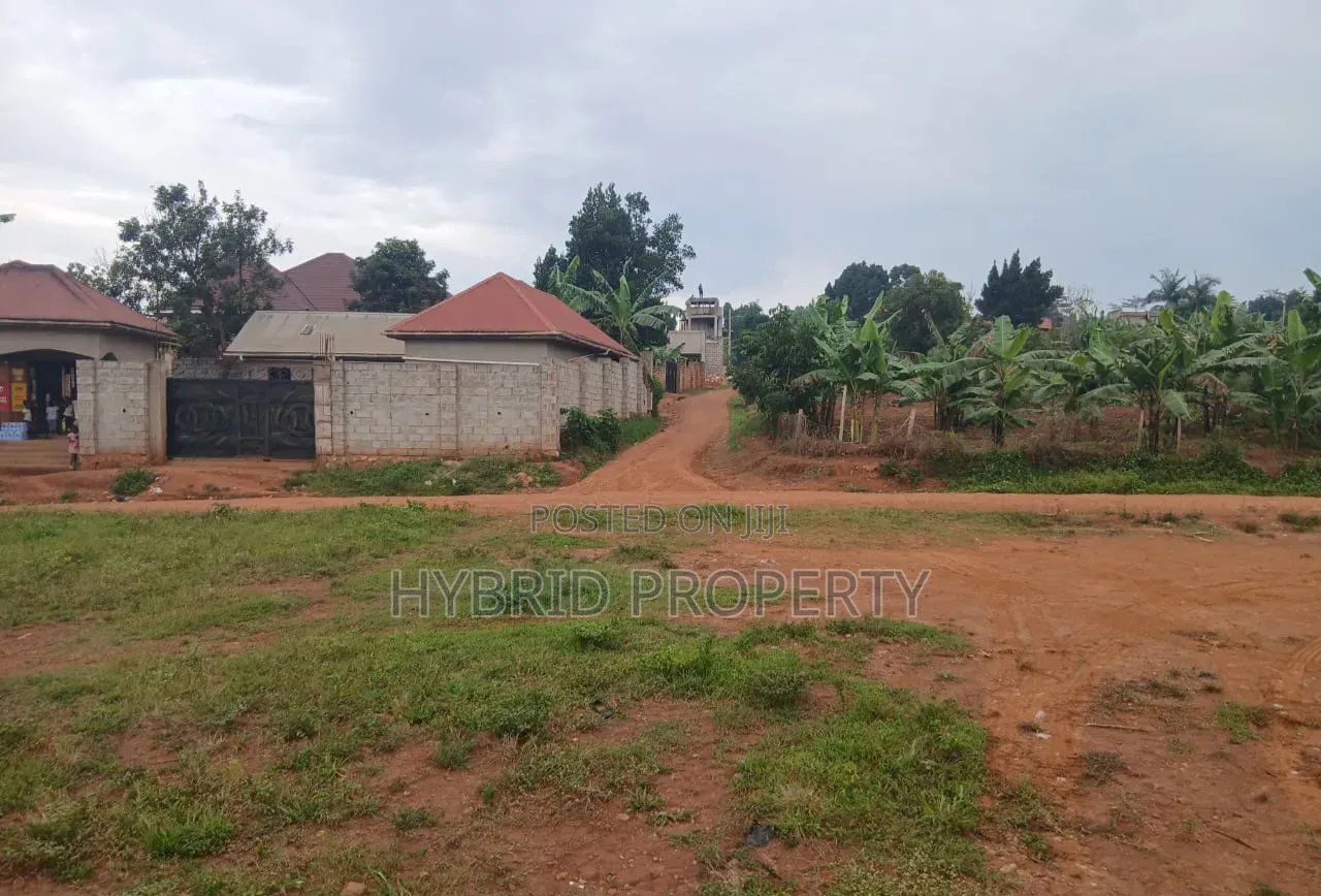 Prime Plots for Sale at Namusera~Wakiso Tarmac View Divine Land Estate in Wakiso / Wakiso