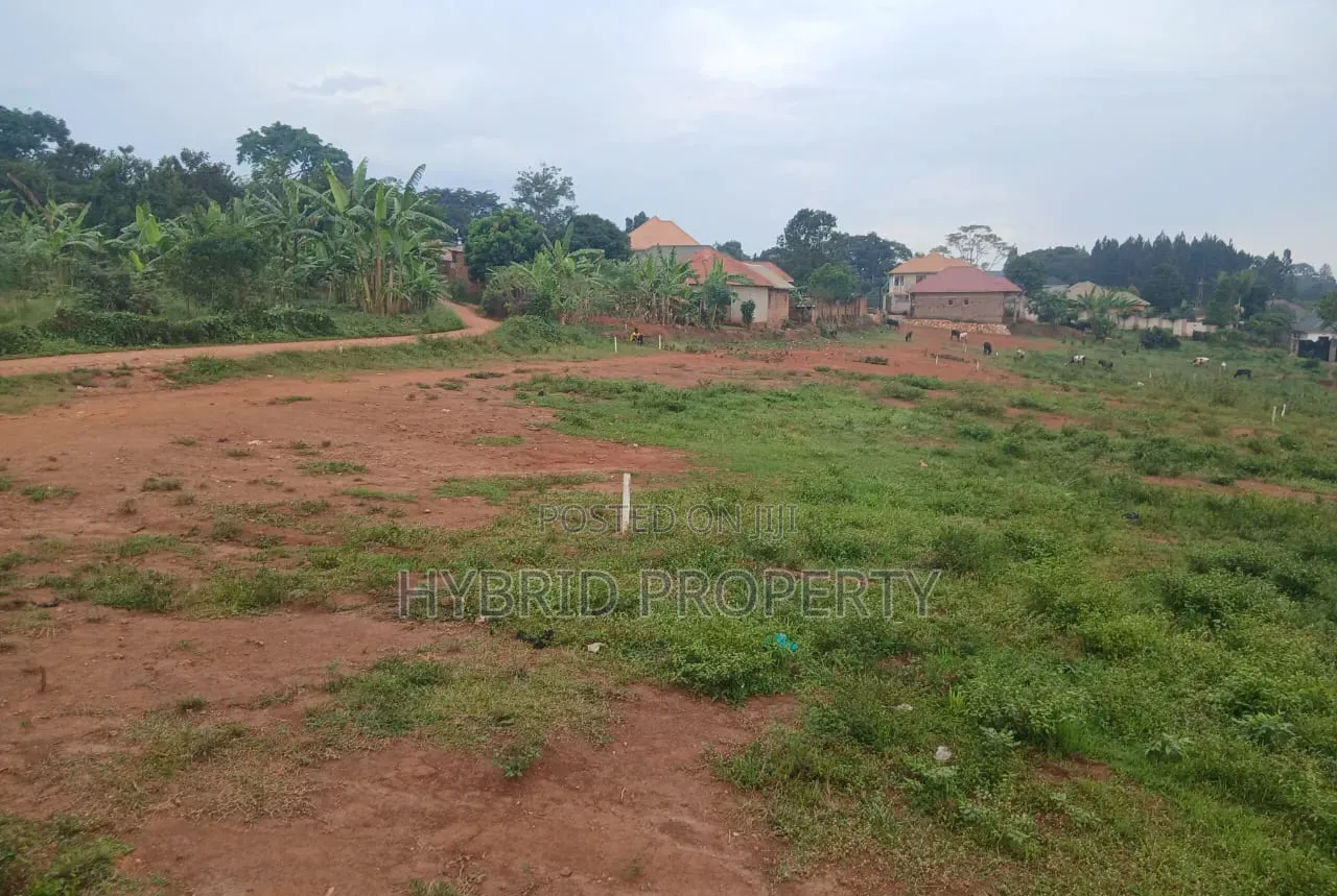 Prime Plots for Sale at Namusera~Wakiso Tarmac View Divine Land Estate in Wakiso / Wakiso