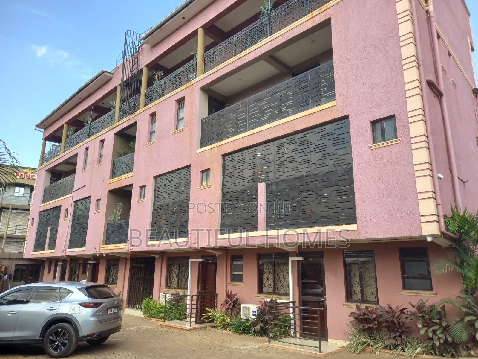 Kyanja,building With Great Income for Sell in Central Division