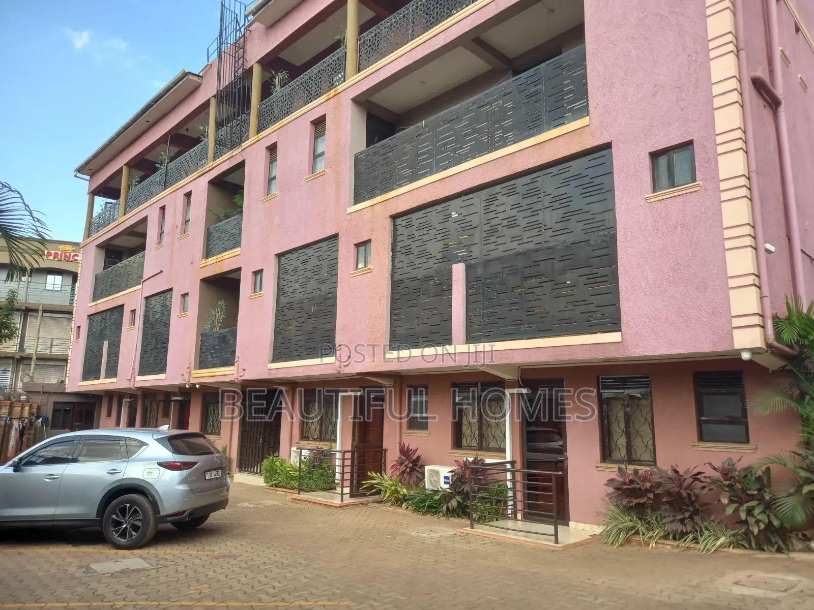 Kyanja,building With Great Income for Sell in Central Division