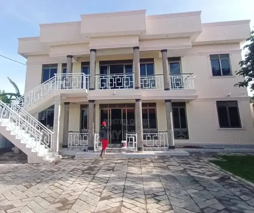 3bdrm Apartment in Muyenga Bukasa, Central Division for rent in Central Division