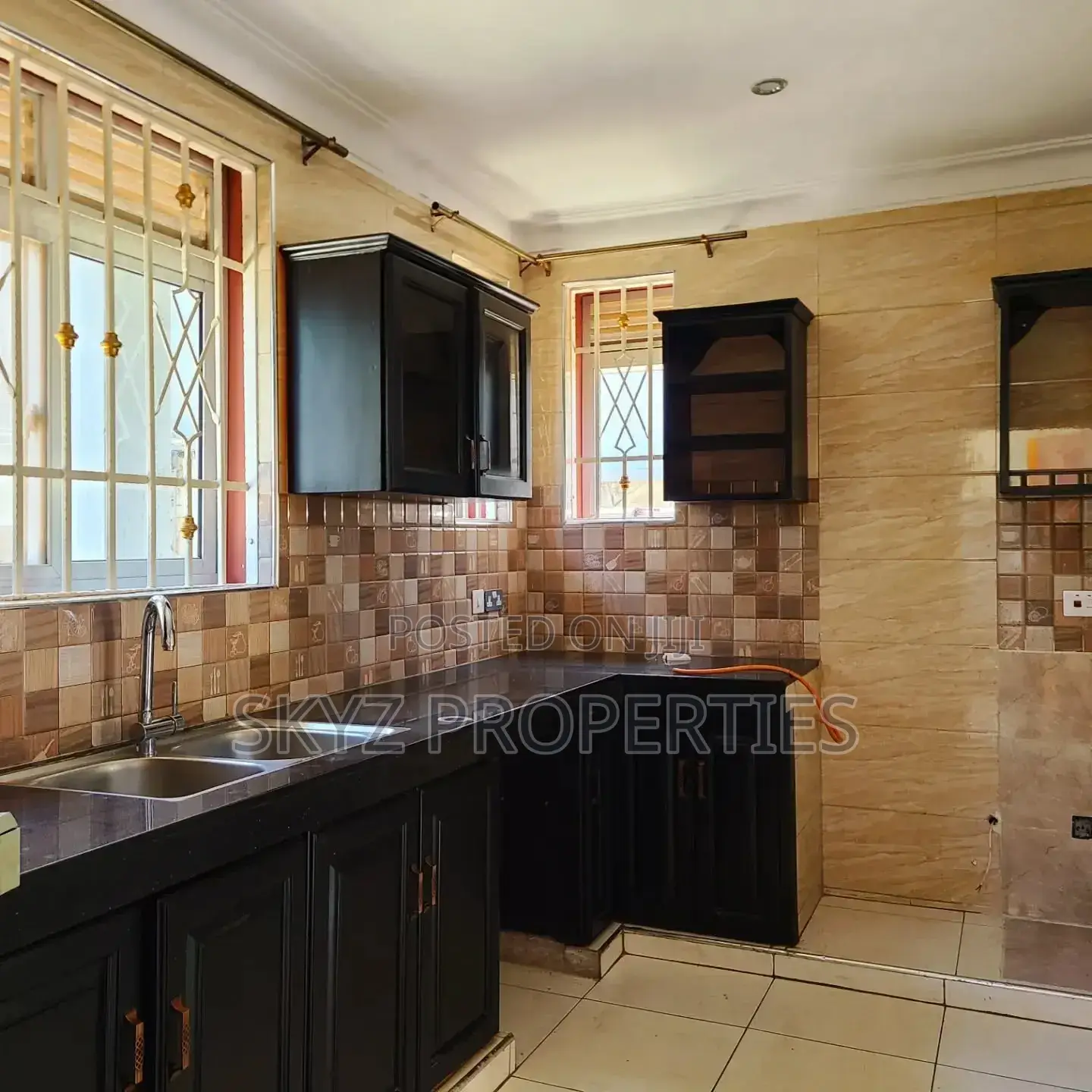 4bdrm Villa in Muyenga, Central Division for rent in Central Division
