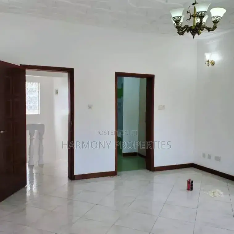 5bdrm House in Muyenga, Central Division for rent in Central Division