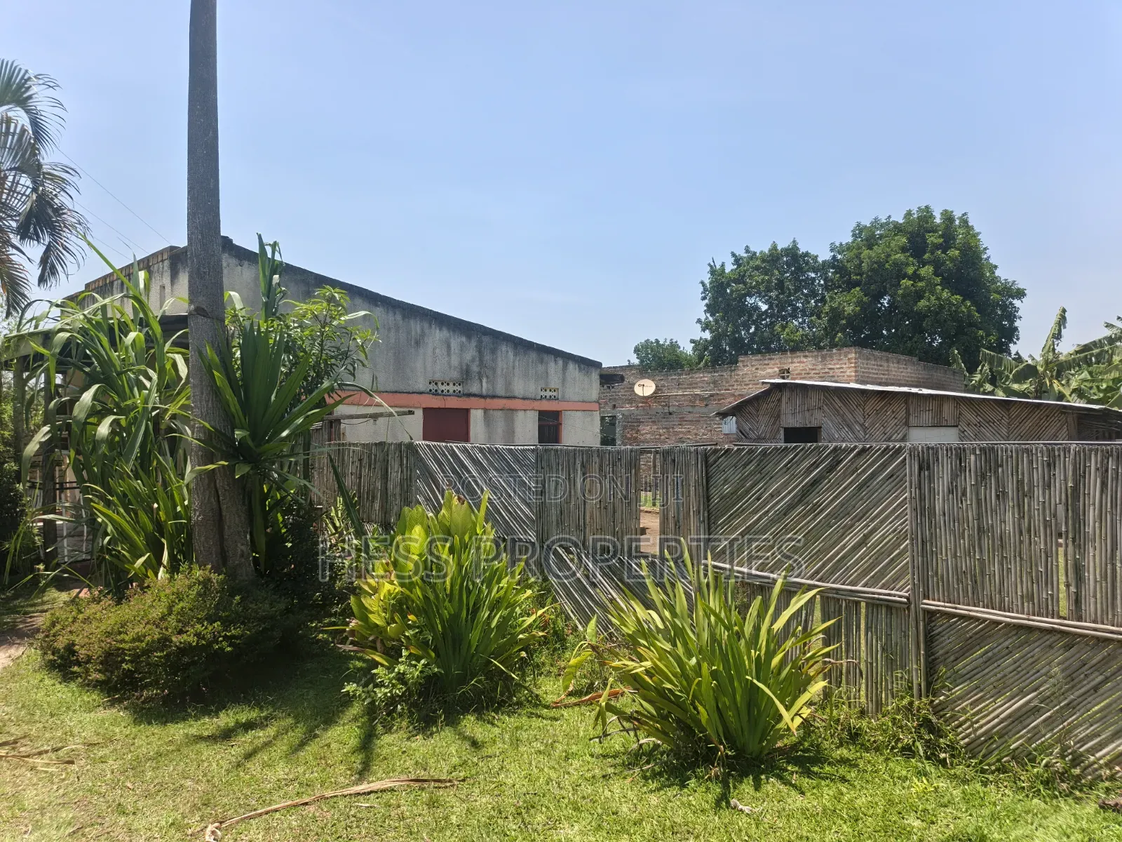 3bdrm Bungalow in Nyakasura, Kyenjojo for sale in Kyenjojo