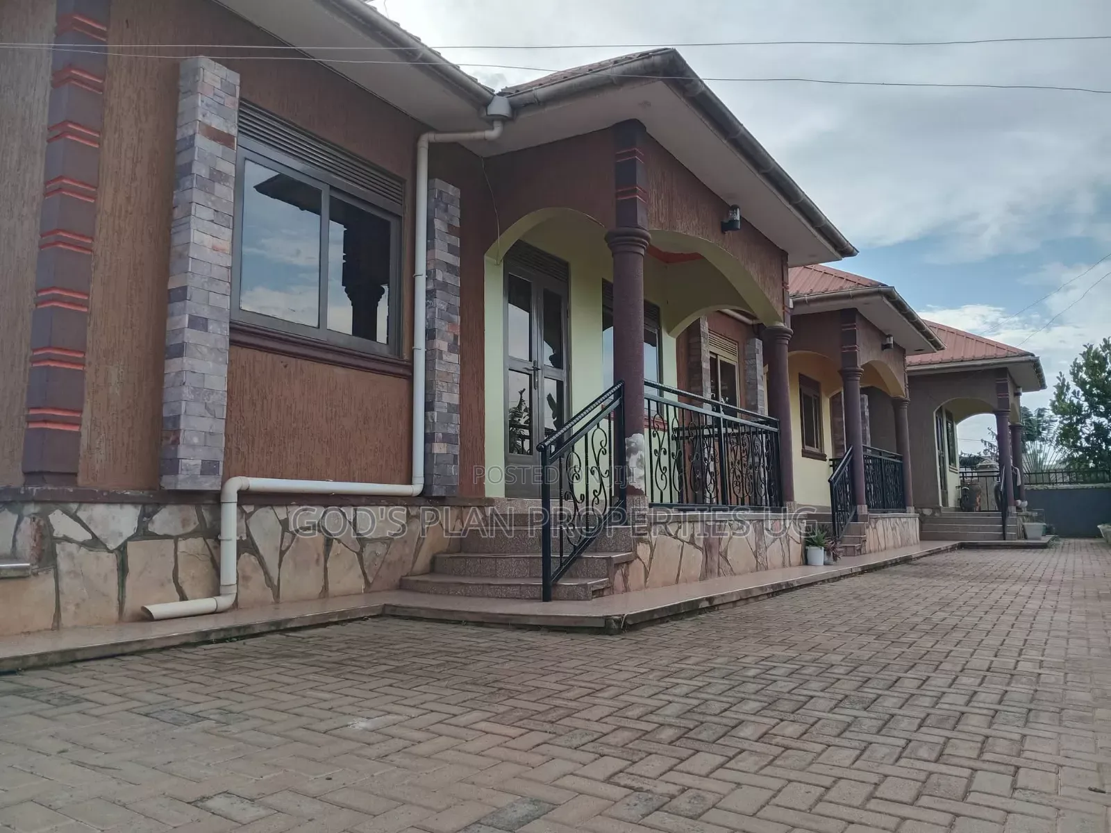 2bdrm Bungalow in Wakaliga Estate, Central Division for rent in Central Division