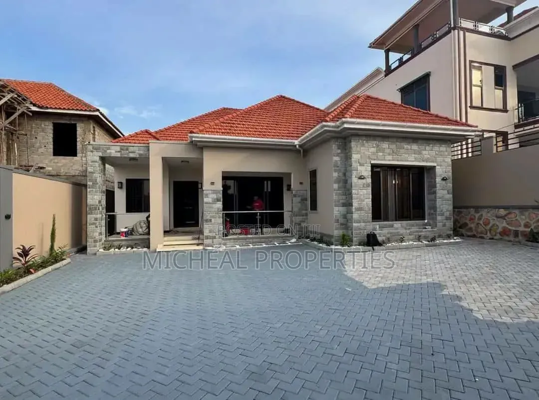 3bdrm House in Kira Murawa At 650M, Kawempe for sale in Kawempe