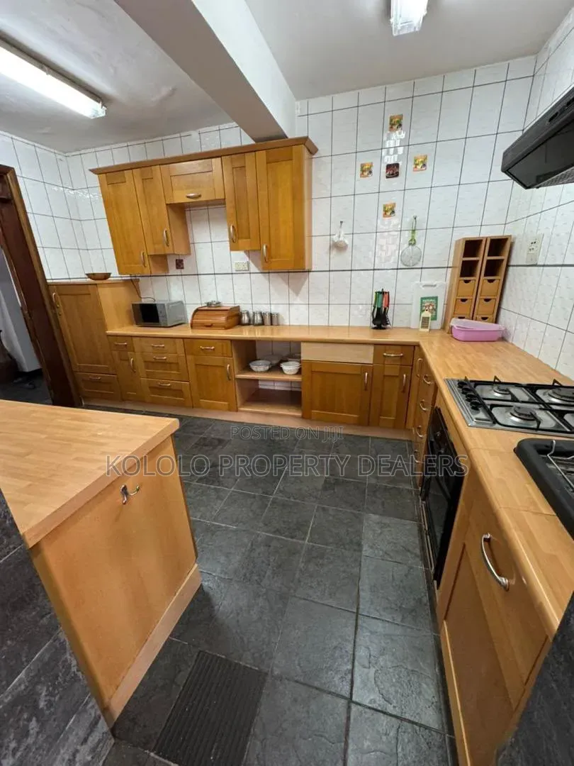 Furnished 4bdrm Townhouse / Terrace in Kololo, Central Division in Central Division