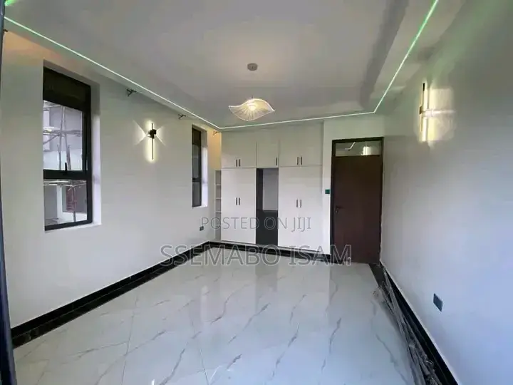 2bdrm House in Kisaasi, Central Division for rent in Central Division