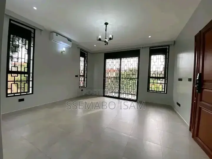 4bdrm House in Standalone Kisaasi, Central Division for rent in Central Division