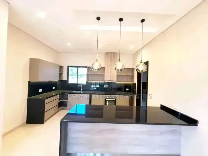 5bdrm Duplex in Munyonyo, Central Division for sale in Central Division