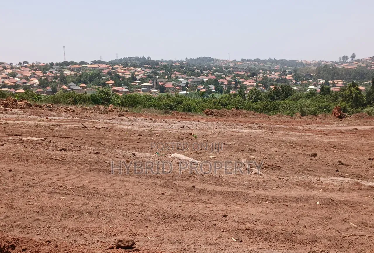 Prime Plots for Sale at Wakiso~Buyera Temangalo Estate~Hoima Road. in Wakiso / Wakiso