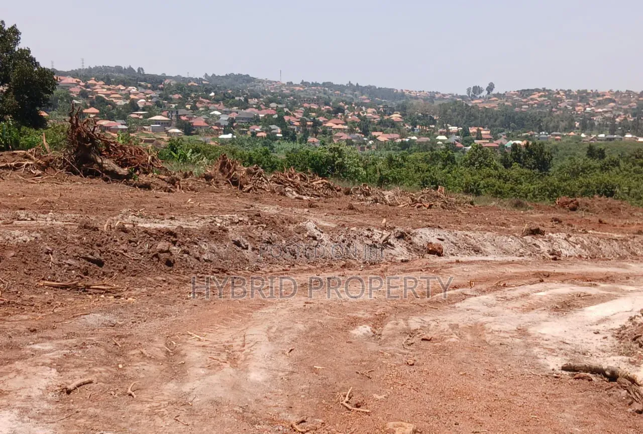 Prime Plots for Sale at Wakiso~Buyera Temangalo Estate~Hoima Road. in Wakiso / Wakiso