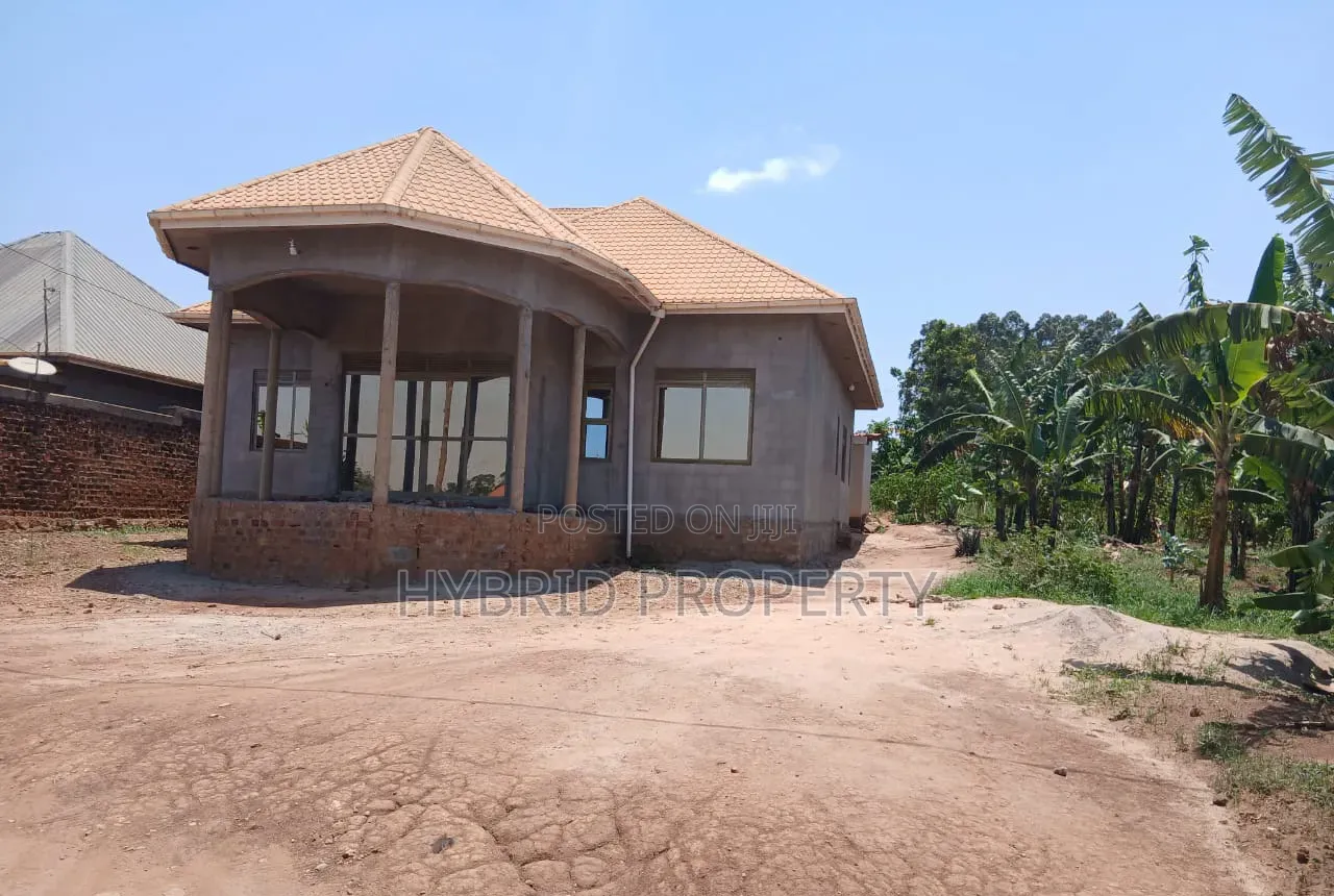 Prime Plot for Sale at Wakiso~Buyera Town~Hoima Rd [Wakiso District] X in Wakiso / Wakiso