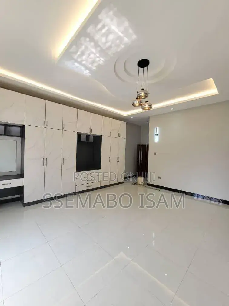 3bdrm House in Standalone Kisaasi, Central Division for rent in Central Division