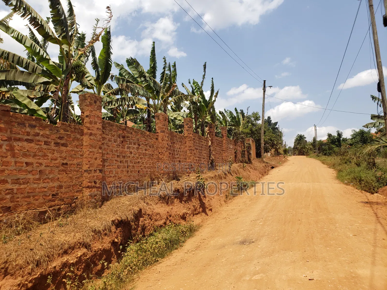 1acer for Sell Gayaza Nakwero at 600m in Kawempe