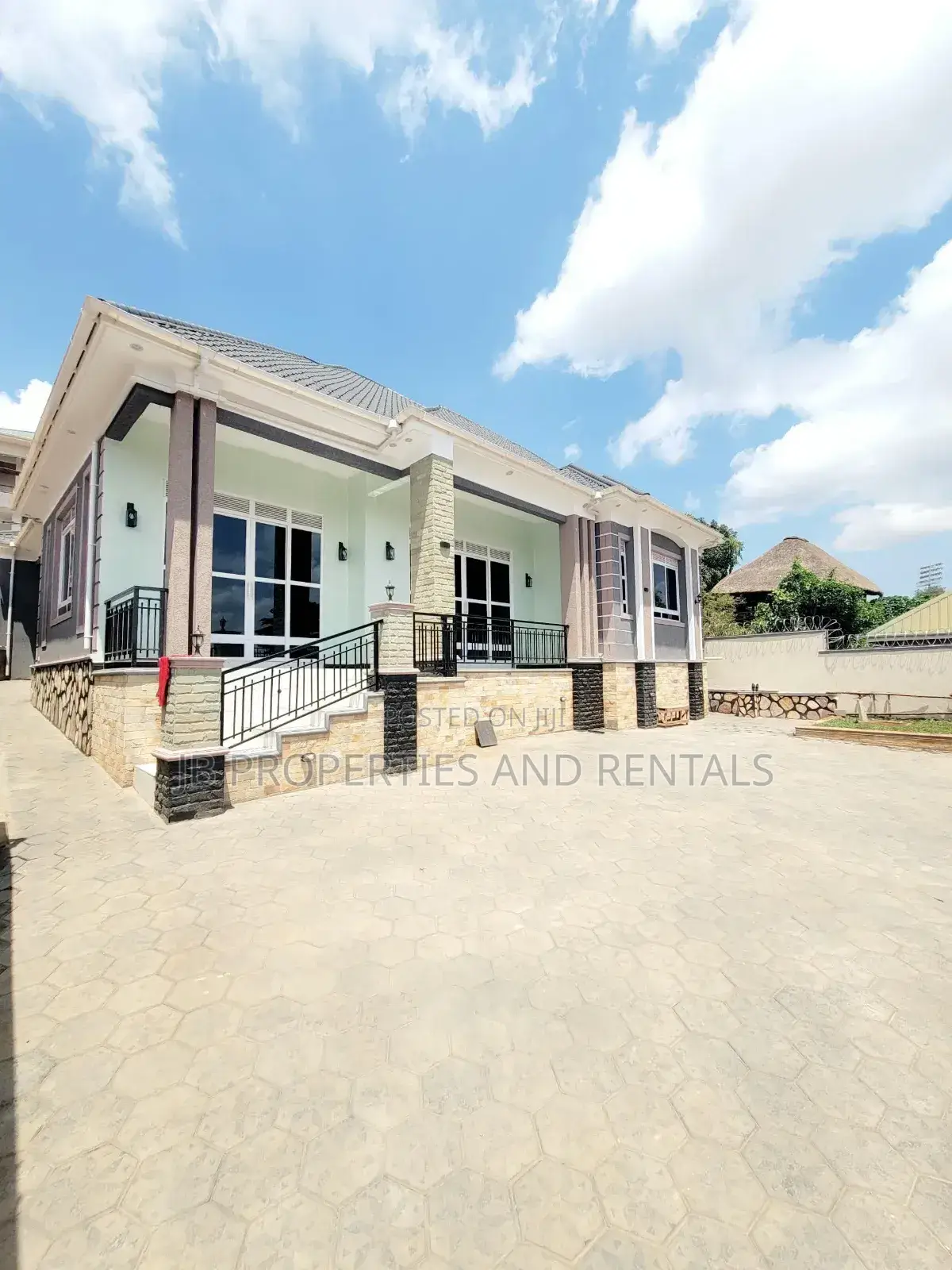 Furnished 6bdrm House in Home House, Katabi for sale in Katabi