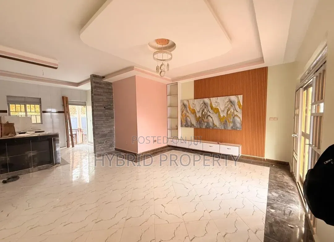 4bdrm House in Nansana Along Hoima for sale in Wakiso / Wakiso