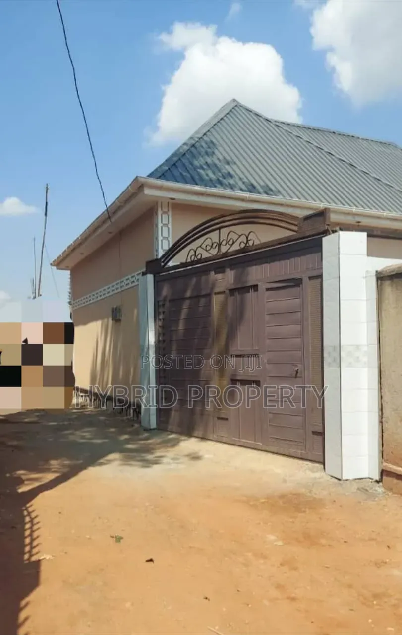 8bdrm Apartment in Namirembe~Mengo, Rubaga for sale in Rubaga