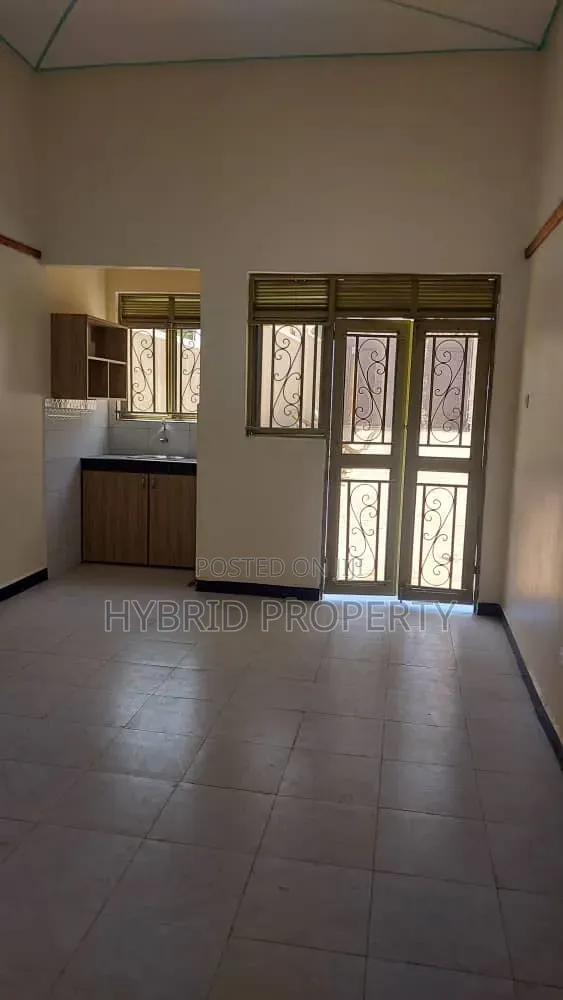 8bdrm Apartment in Namirembe~Mengo, Rubaga for sale in Rubaga
