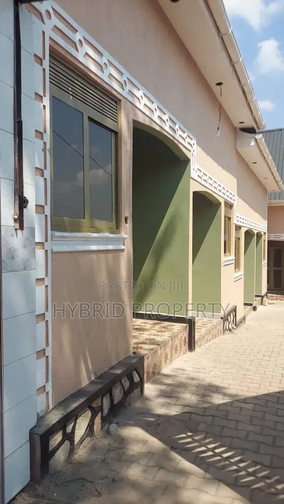 8bdrm Apartment in Namirembe~Mengo, Rubaga for sale in Rubaga