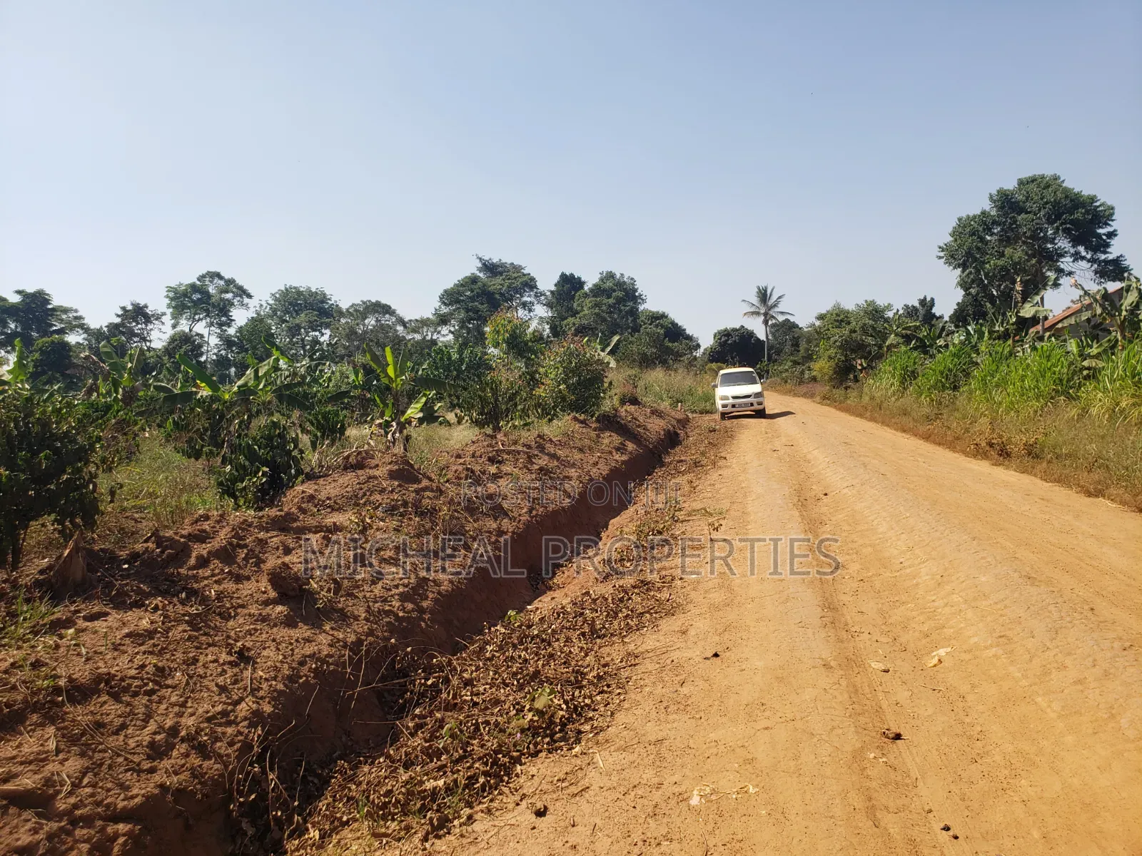 2acres for Sell Buwambo Lugo at 250m in Kawempe