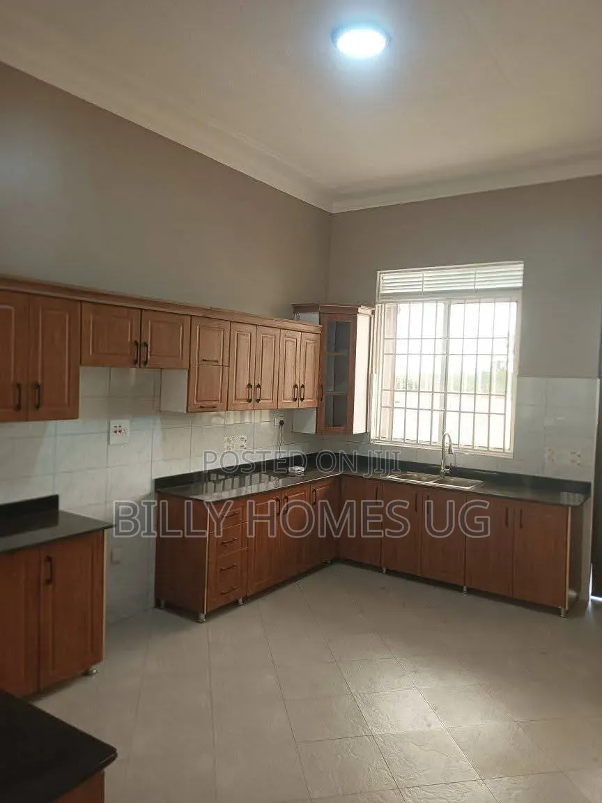 4bdrm Bungalow in Nangabo for sale in Nangabo