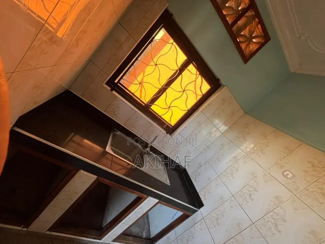 2bdrm House in Ndejje Kanaaba, Makindye for sale in Makindye