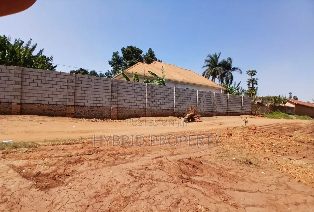 Prime Plots for Sale at Namusera~Wakiso Tarmac Divine Land Estate. in Wakiso / Wakiso