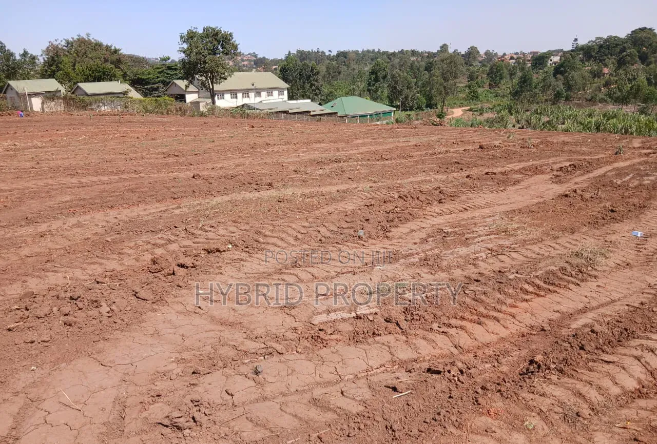 Prime Plots for Sale at Namusera~Wakiso Tarmac Divine Land Estate. in Wakiso / Wakiso
