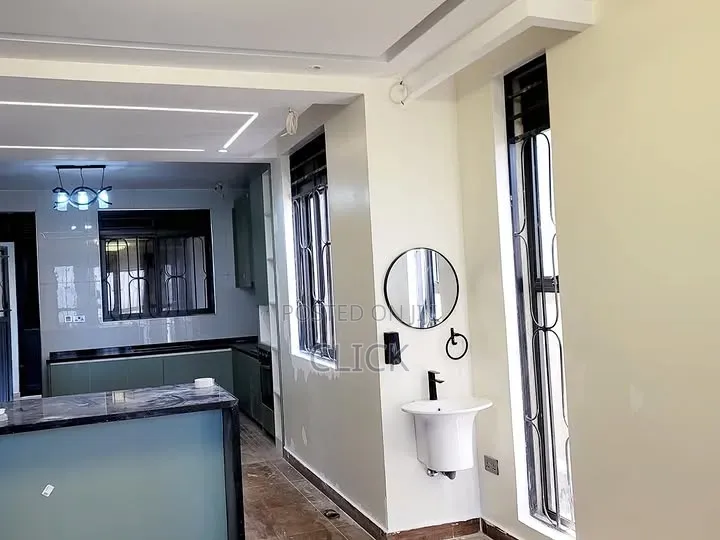 5bdrm Duplex in Muyenga, Makindye for rent in Makindye