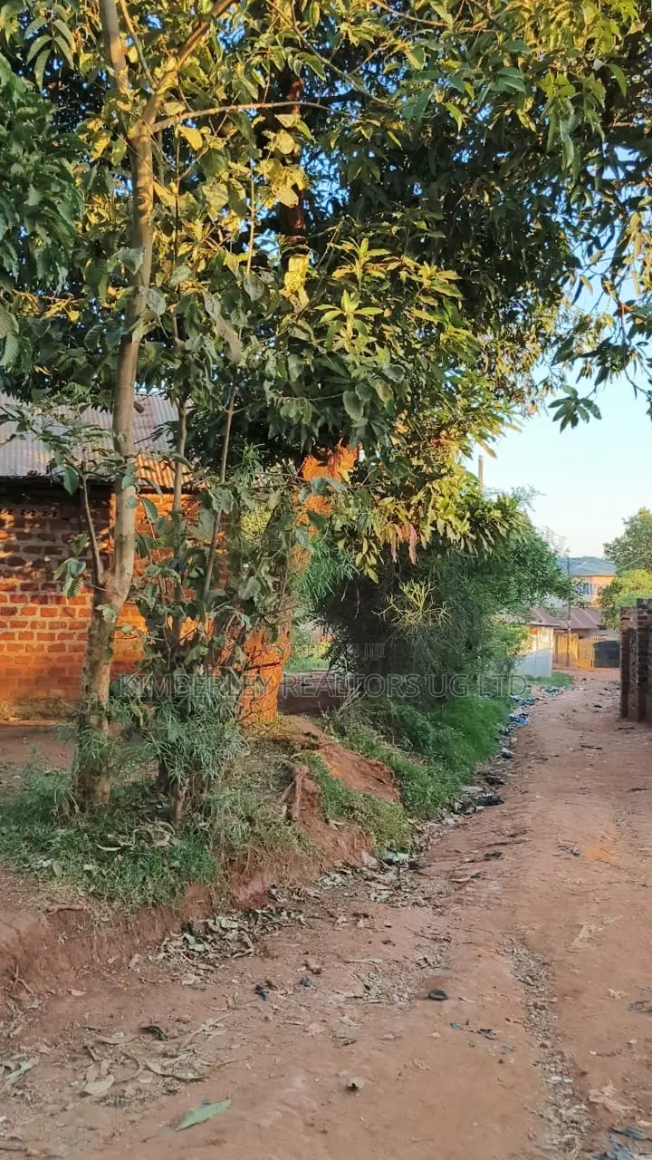 ๐ฅ๐ฅ 24 Commercial Decimals of Prime Land for Sale in Kawempe Ttula! ๐ฅ๐ฅ in Kawempe